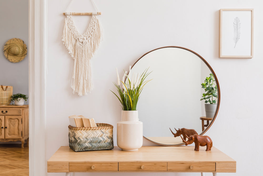 8 Quick and Affordable Ideas for Hallway Décor